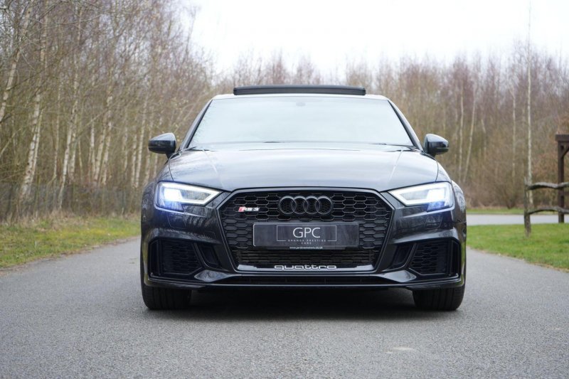 AUDI RS3