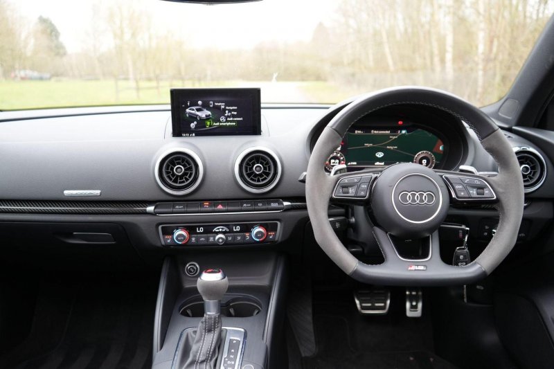 AUDI RS3