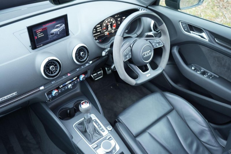AUDI RS3