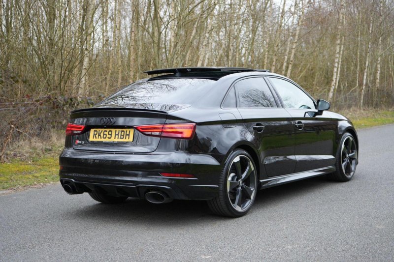 AUDI RS3