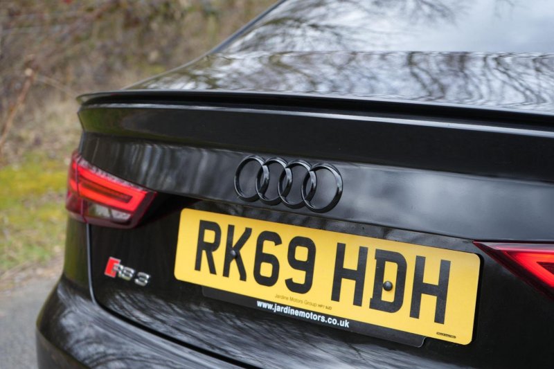 AUDI RS3