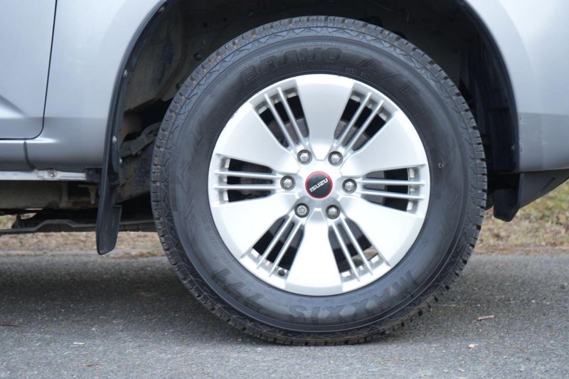 ISUZU D-MAX